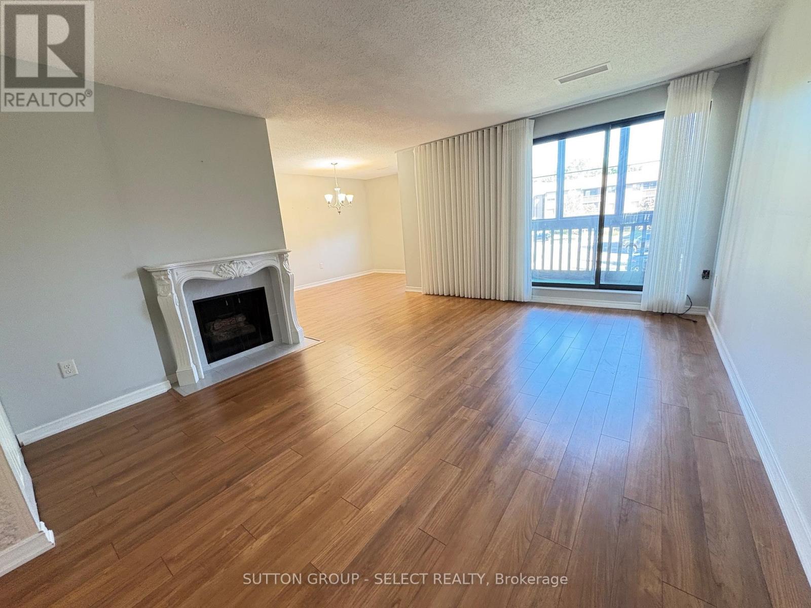 #203 200 EVERGLADE CRESCENT - 19