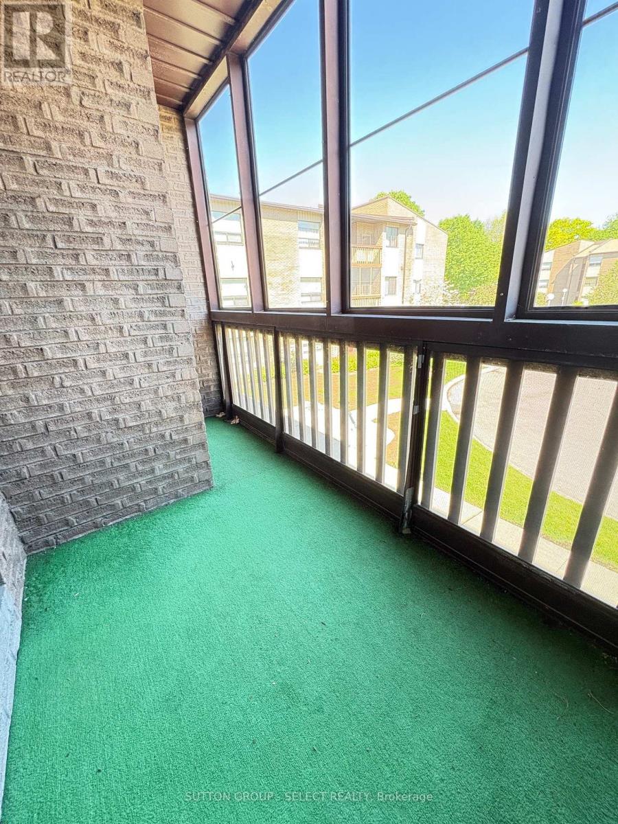 #203 200 EVERGLADE CRESCENT - 20