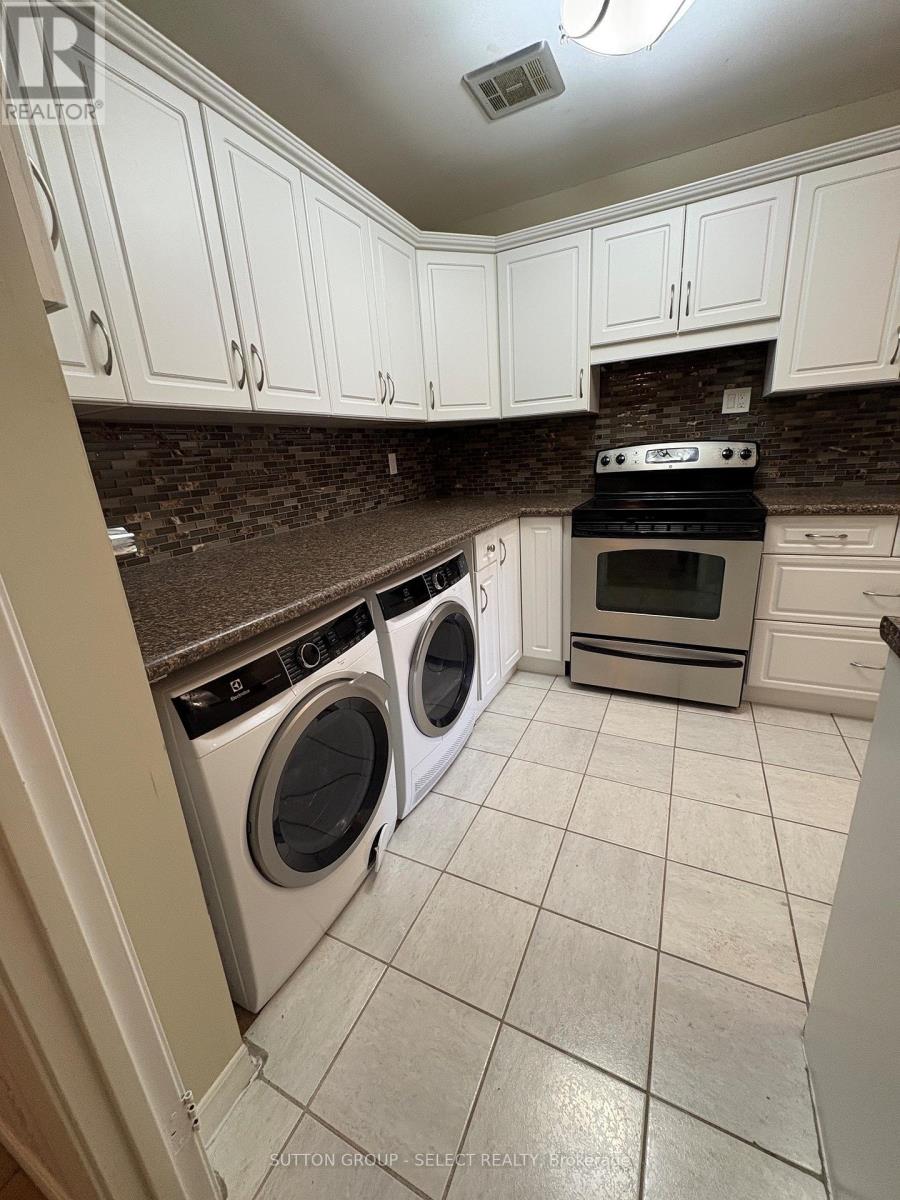#203 200 EVERGLADE CRESCENT - 8