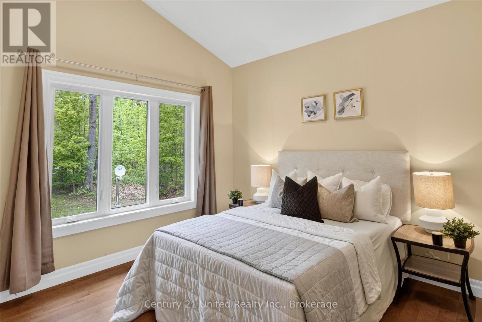 54 MITCHELL CRESCENT - 22