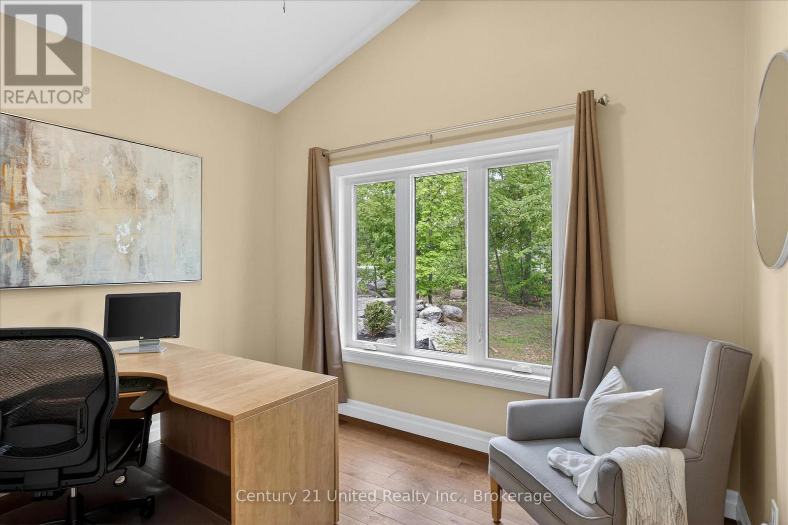 54 MITCHELL CRESCENT - 23