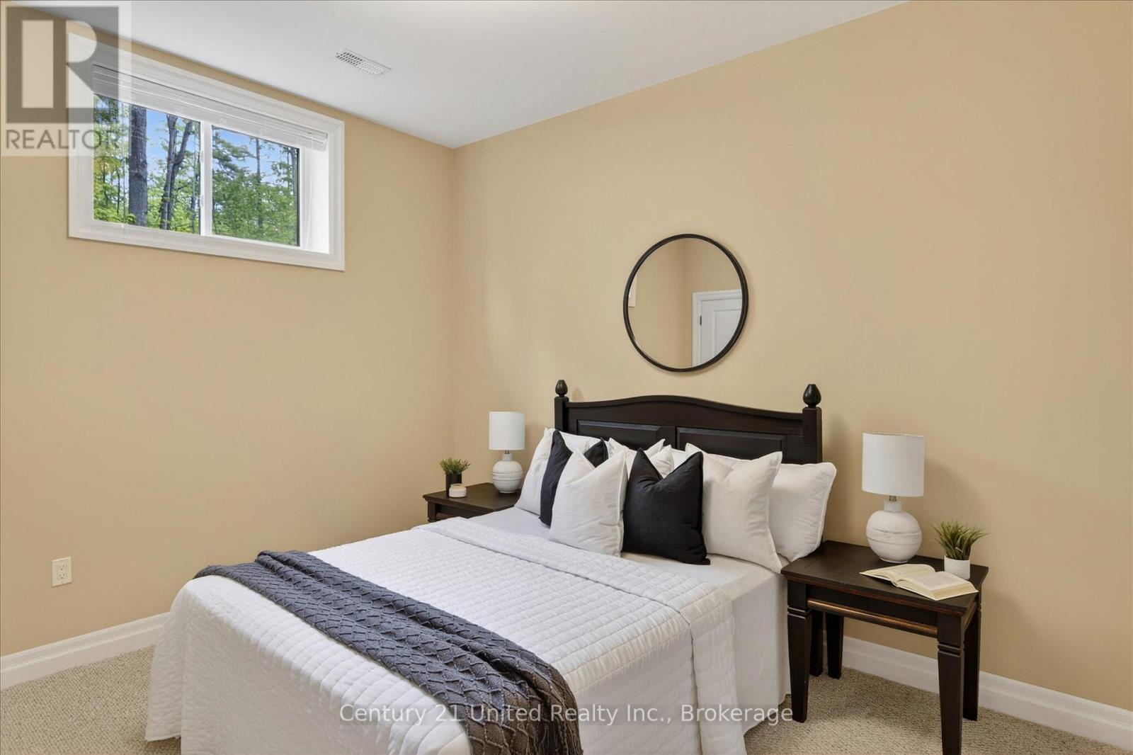 54 MITCHELL CRESCENT - 28