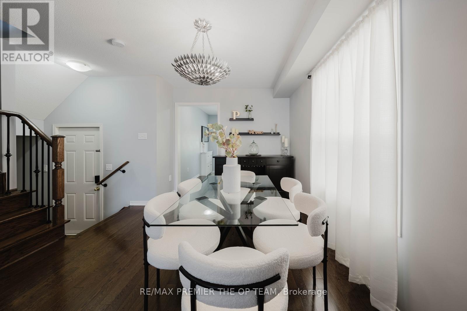 29 MANORDALE CRESCENT - 6