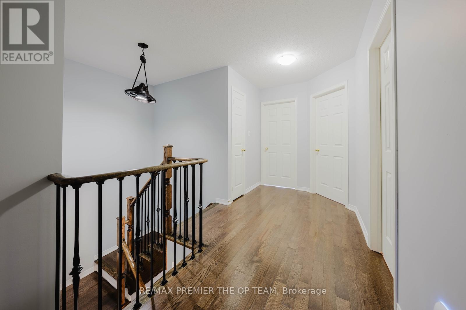 29 MANORDALE CRESCENT - 16