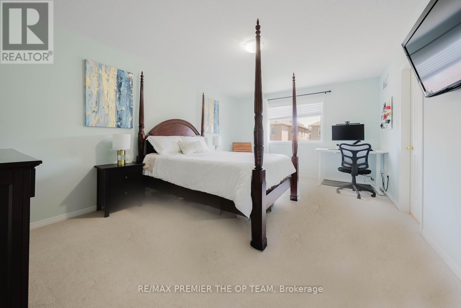29 MANORDALE CRESCENT - 18