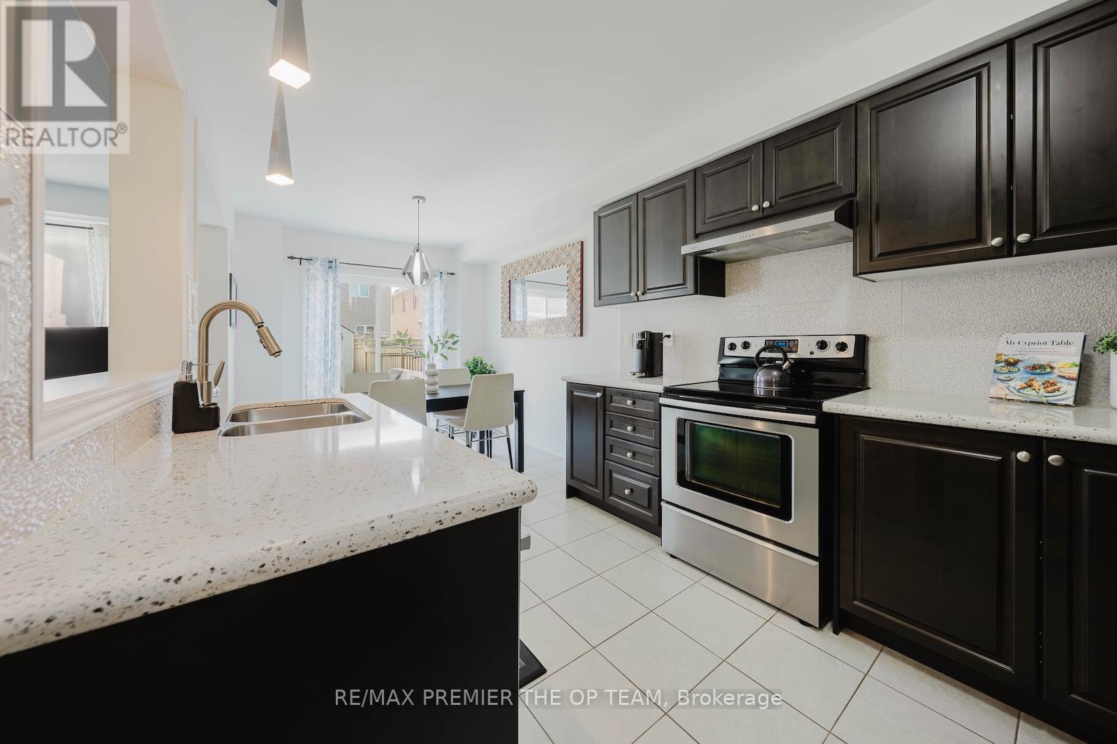 29 MANORDALE CRESCENT - 13