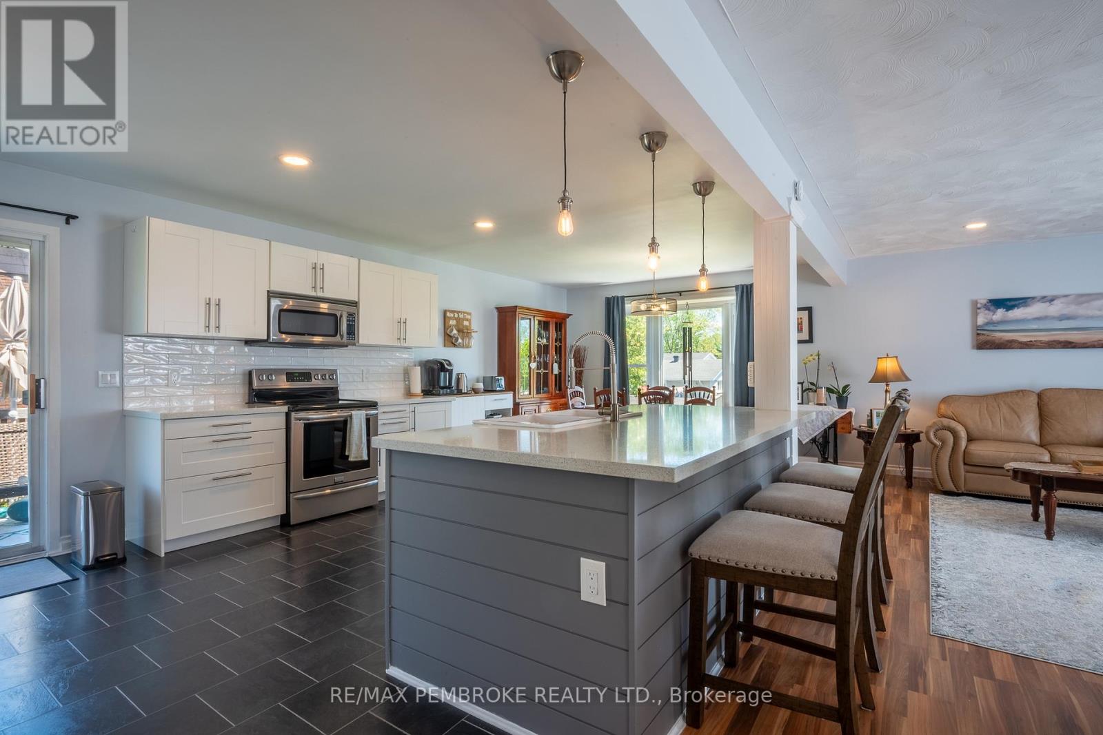 399 CHAMBERLAIN STREET - 12