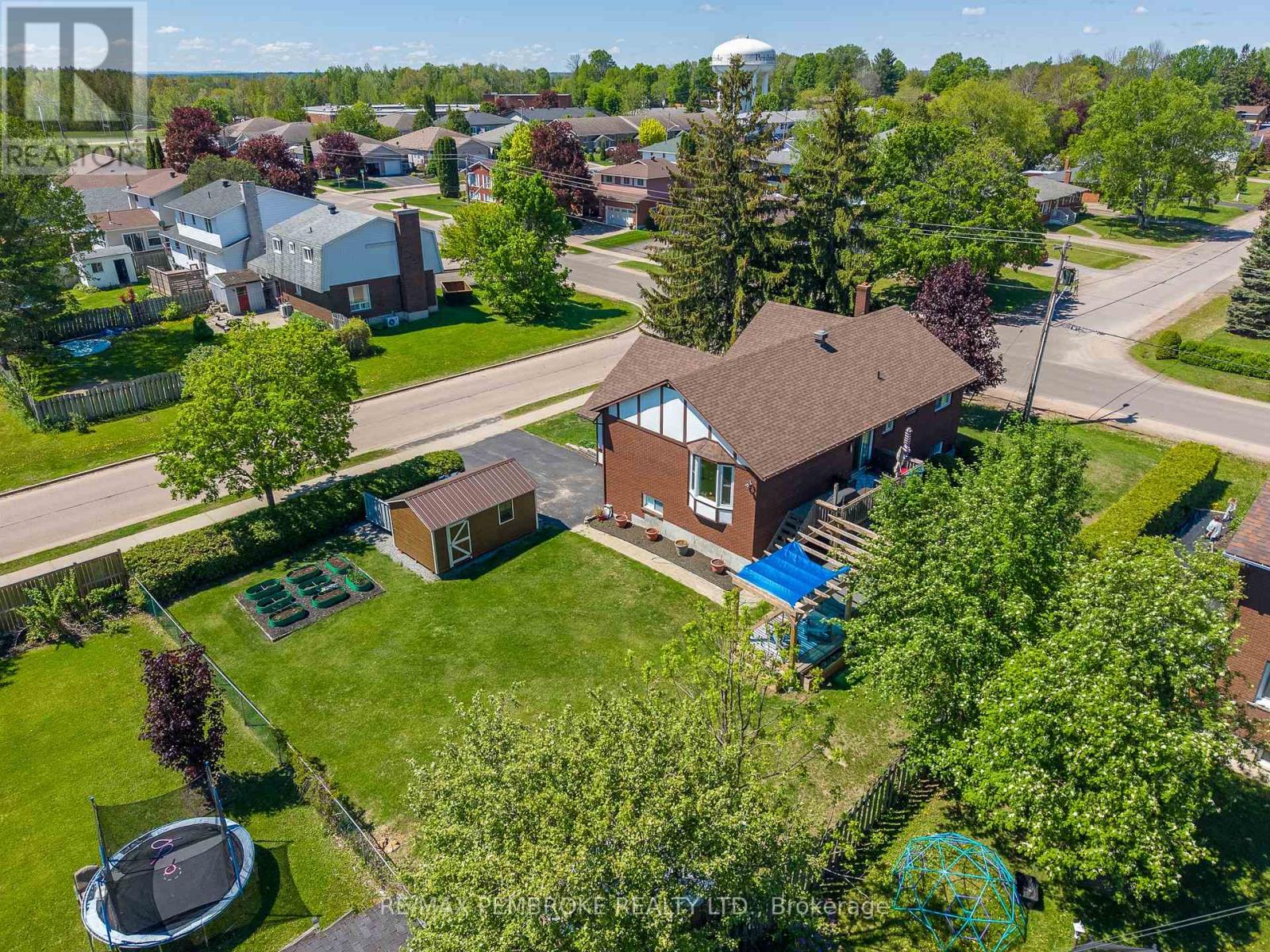 399 CHAMBERLAIN STREET - 6