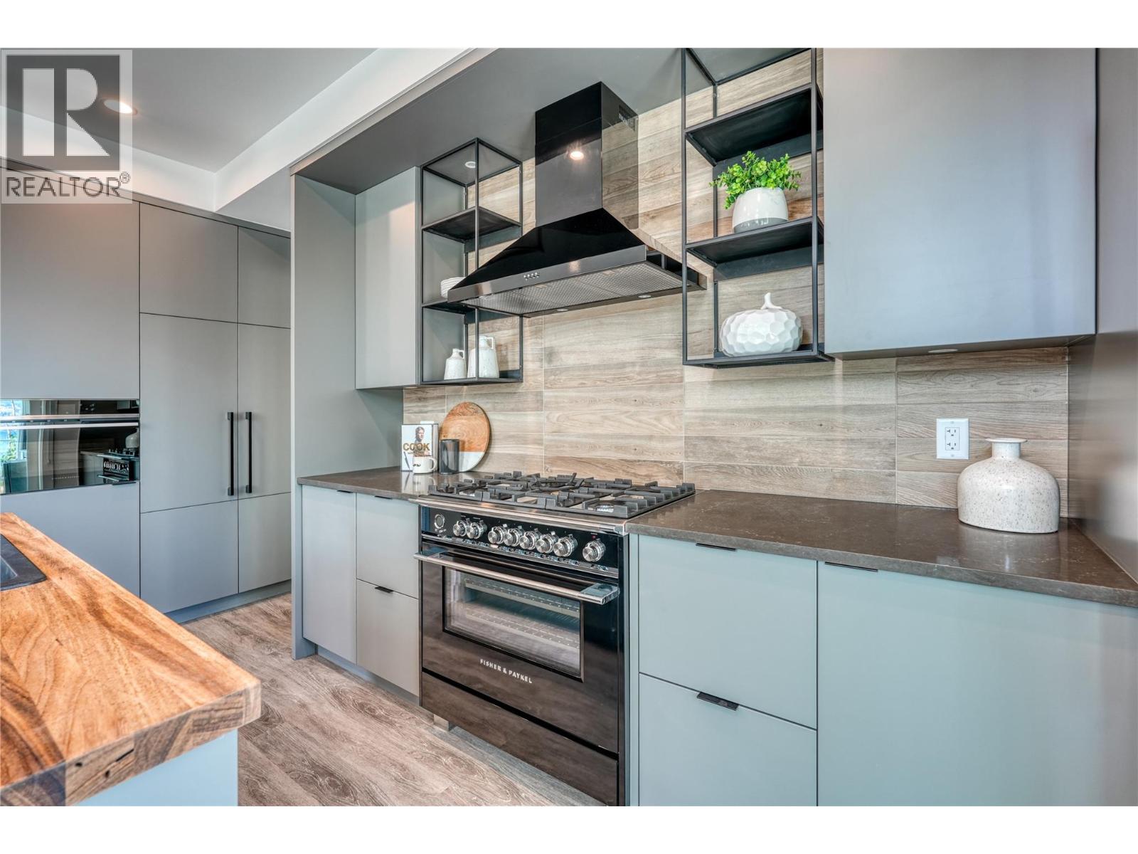 3120 Landry Crescent, Summerland