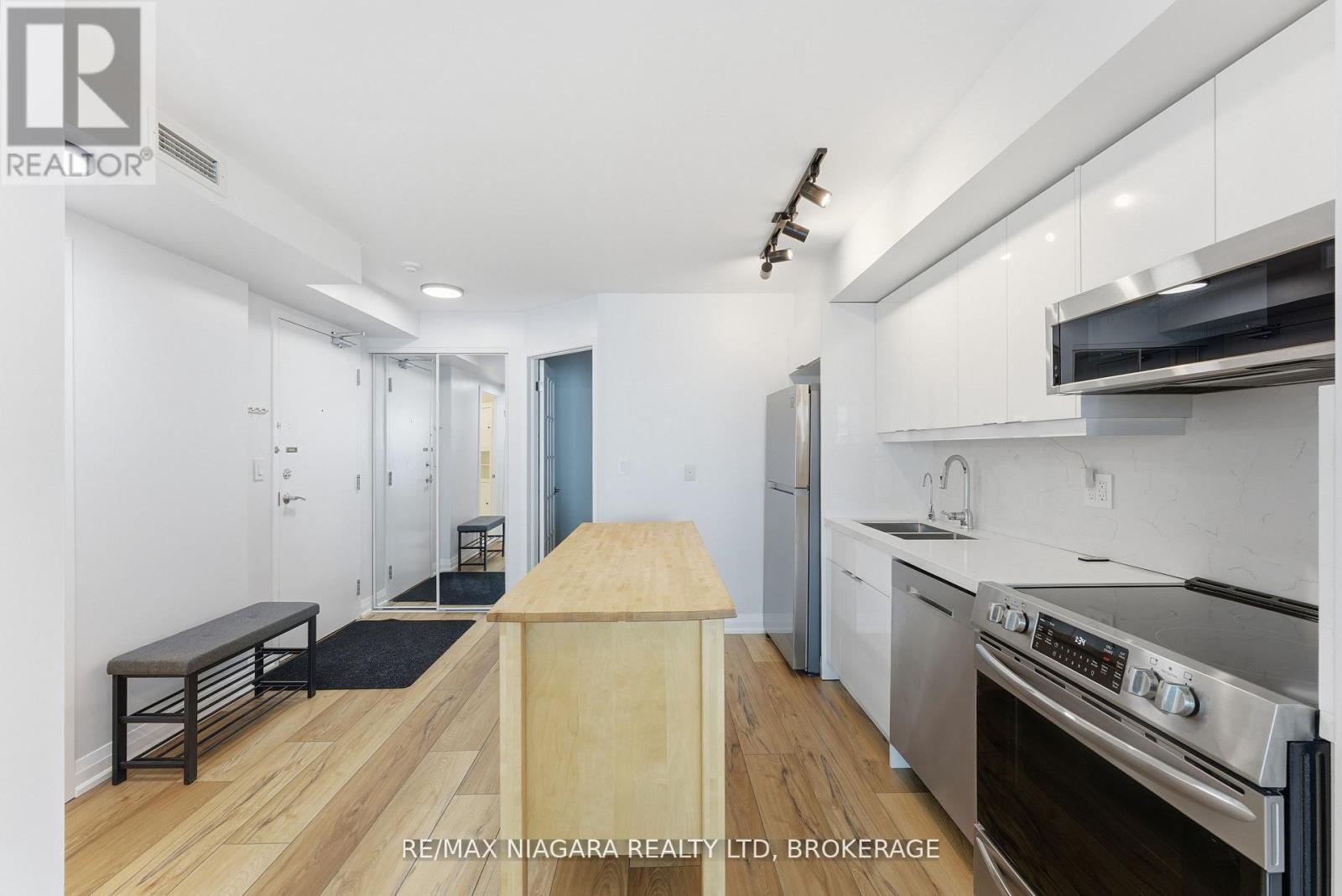 #1601 600 FLEET STREET - 10