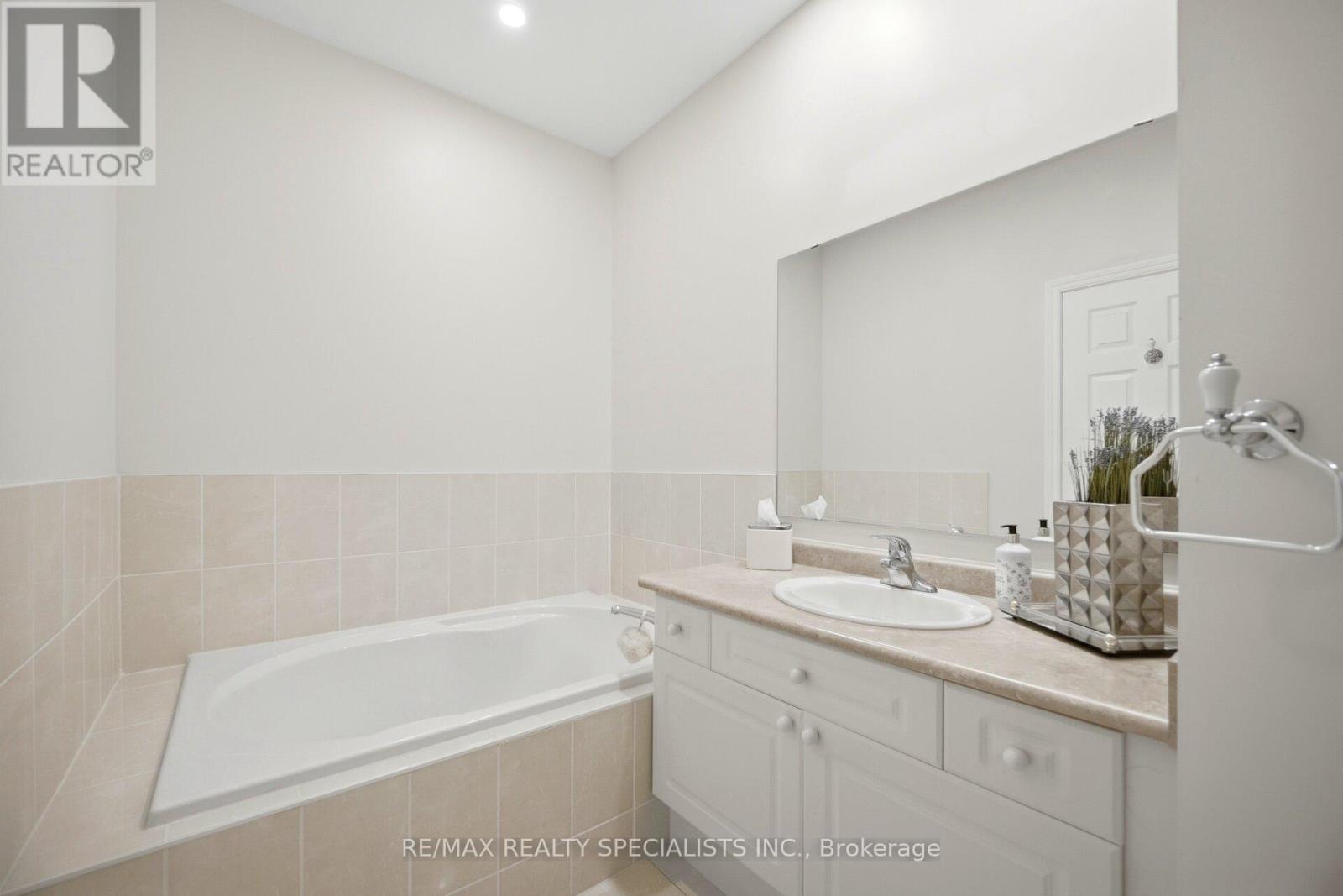 6439 RIVERGATE PLACE - 28