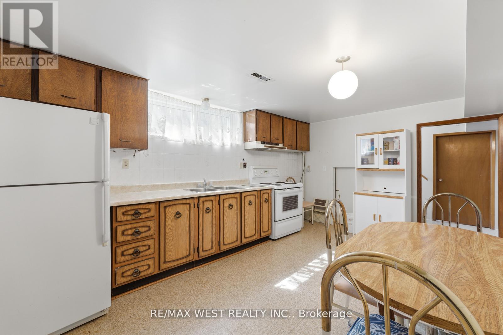 7066 MAGIC COURT - 24