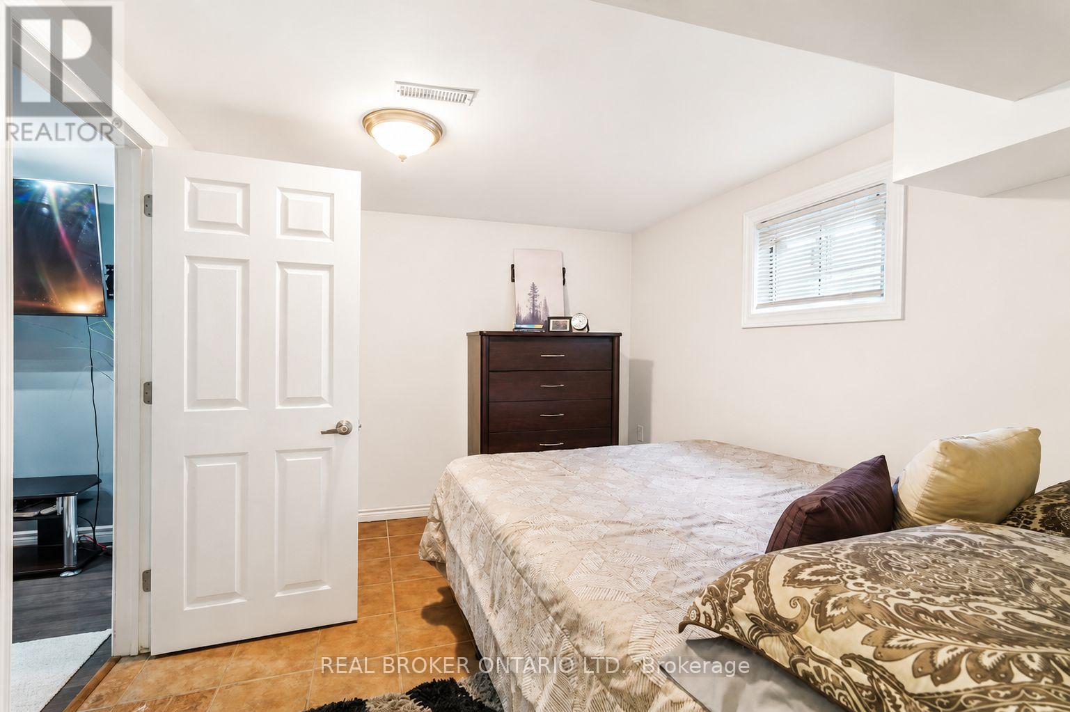 3106 REDBANK CRESCENT - 22