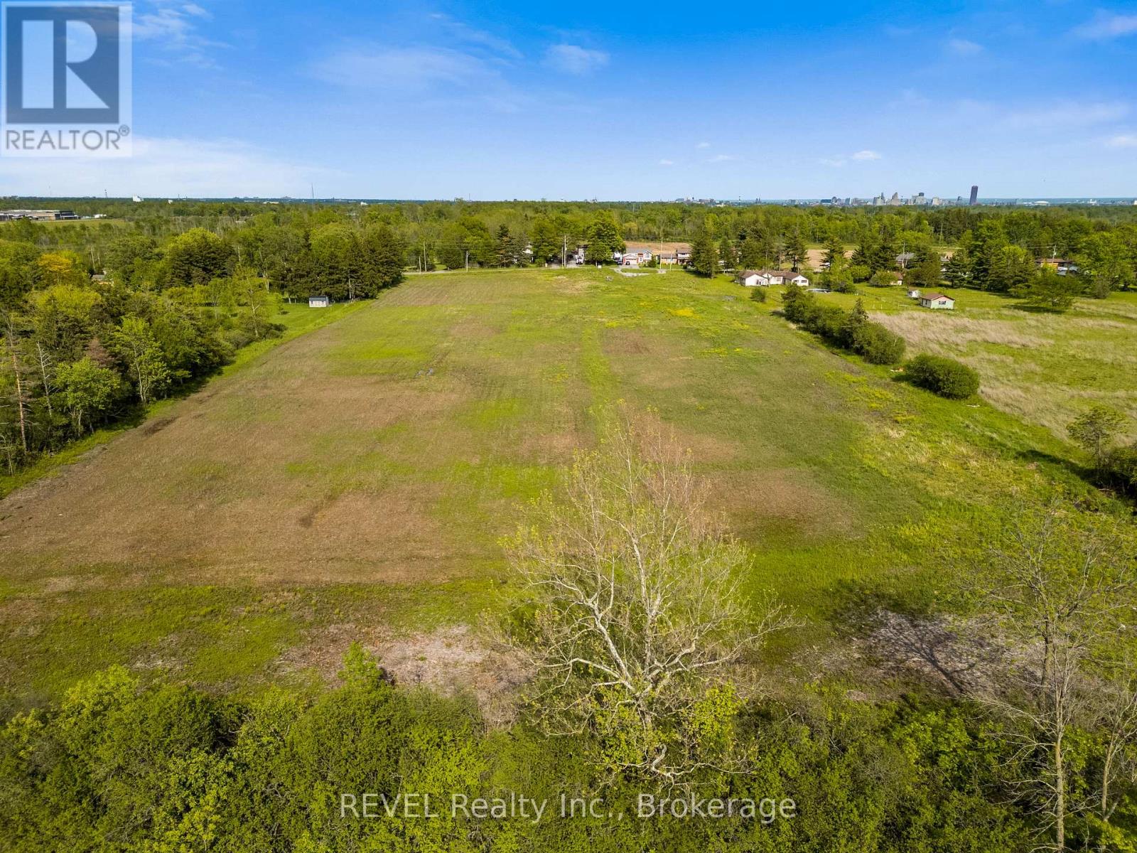1257 Pettit Road West — photo 17