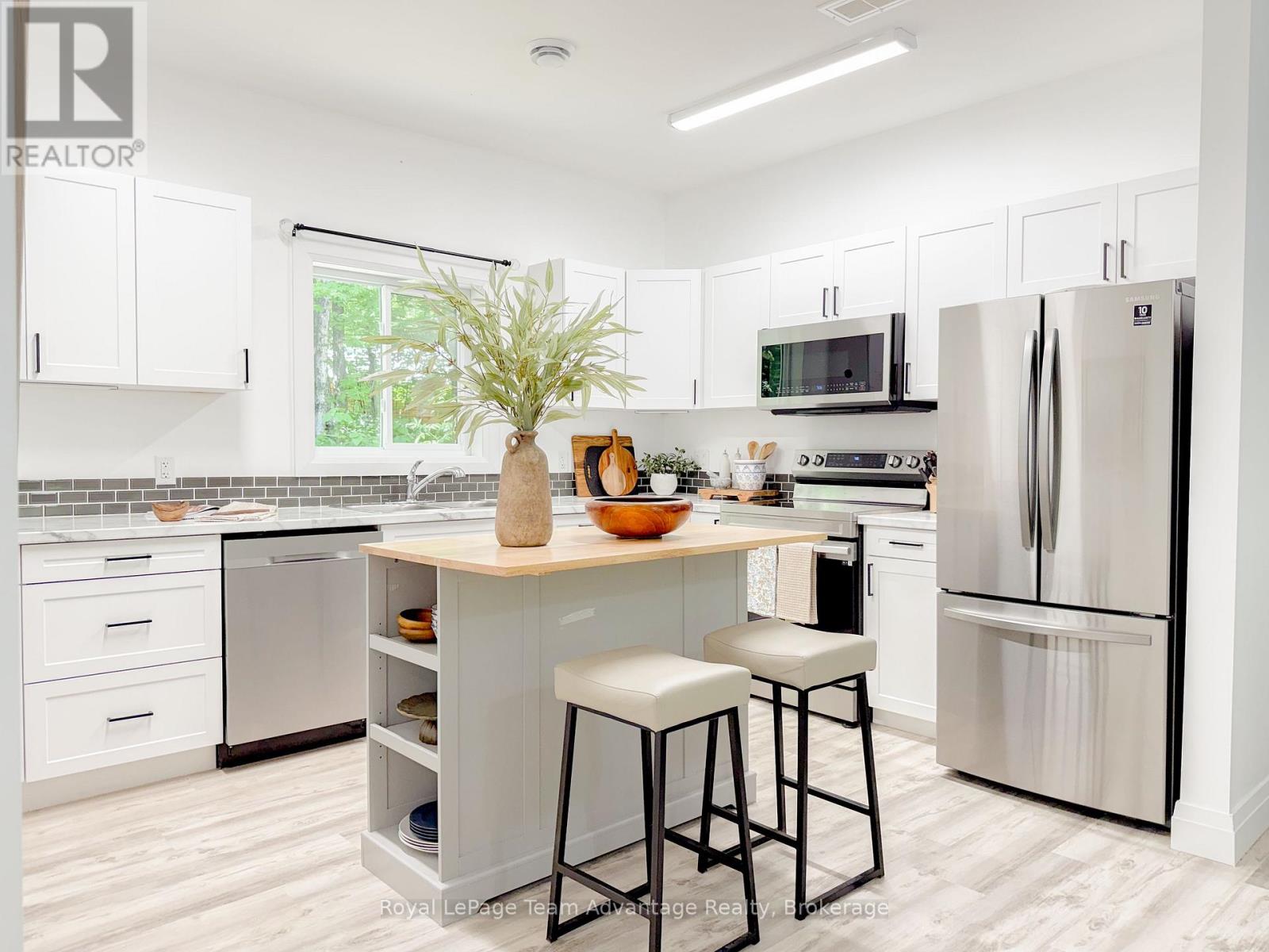 264 ALMAGUIN DRIVE - 9
