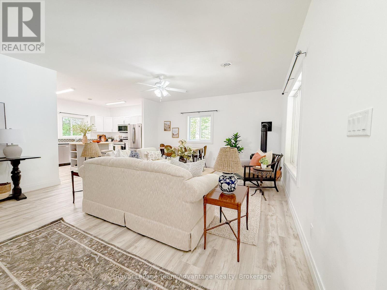264 ALMAGUIN DRIVE - 4