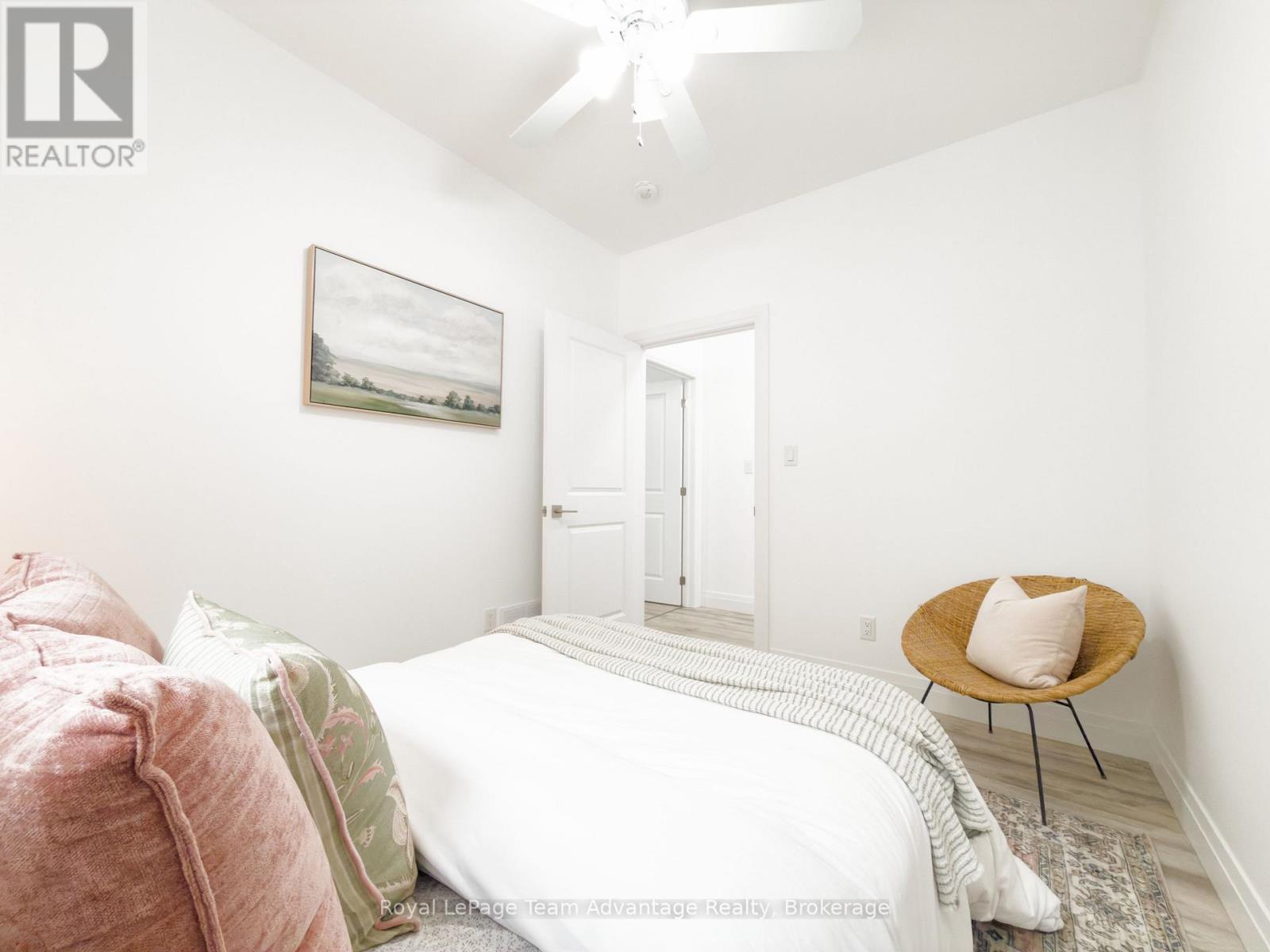 264 ALMAGUIN DRIVE - 19