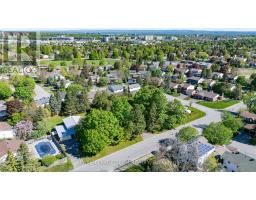 26 Maple Grove Road, Ottawa, ON K2L2S8 Photo 10