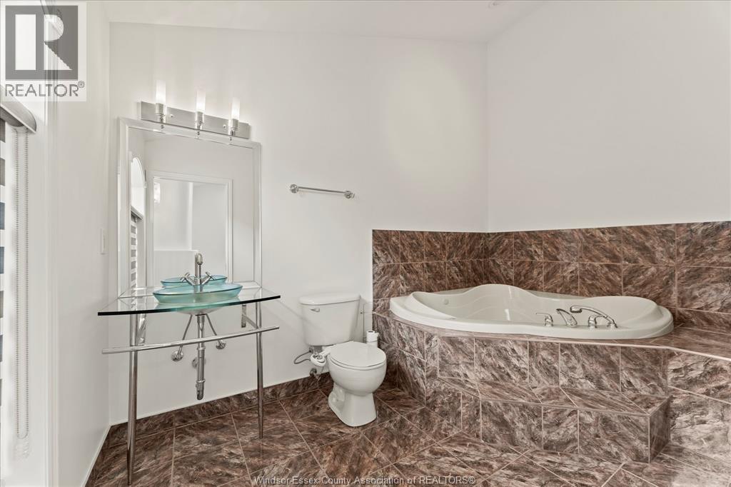 144 MECONI COURT - 19
