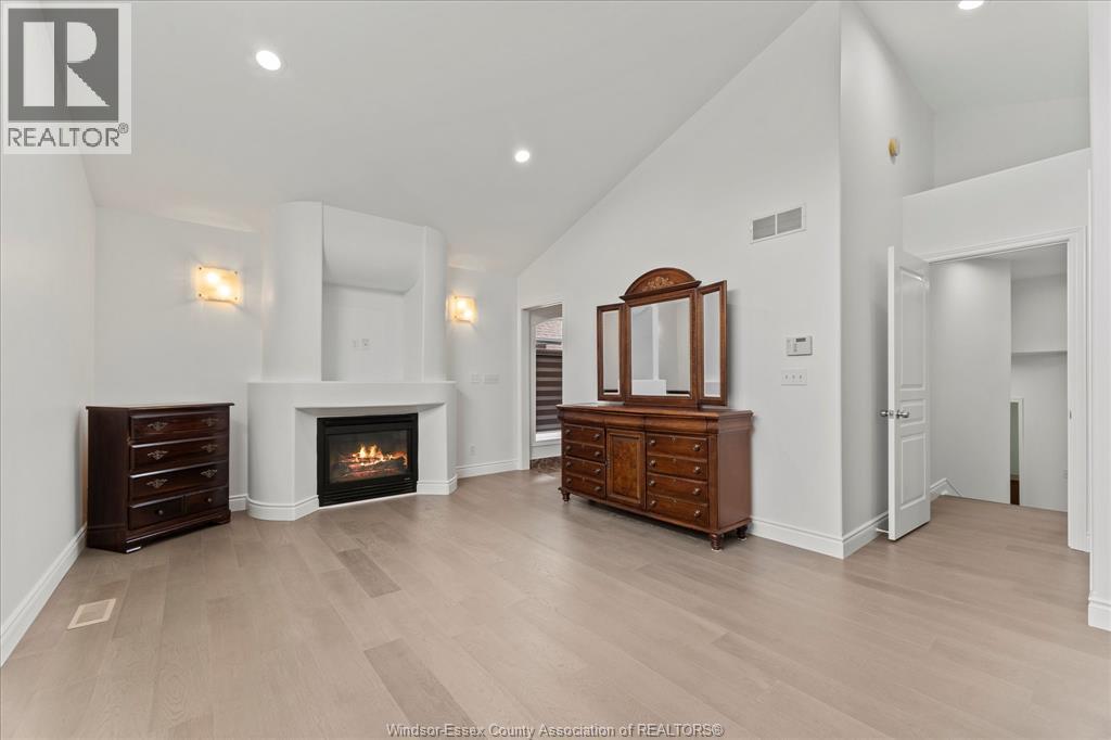 144 MECONI COURT - 20