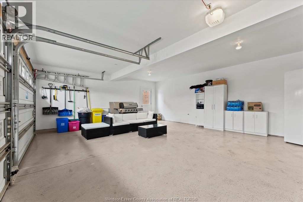 144 MECONI COURT - 31