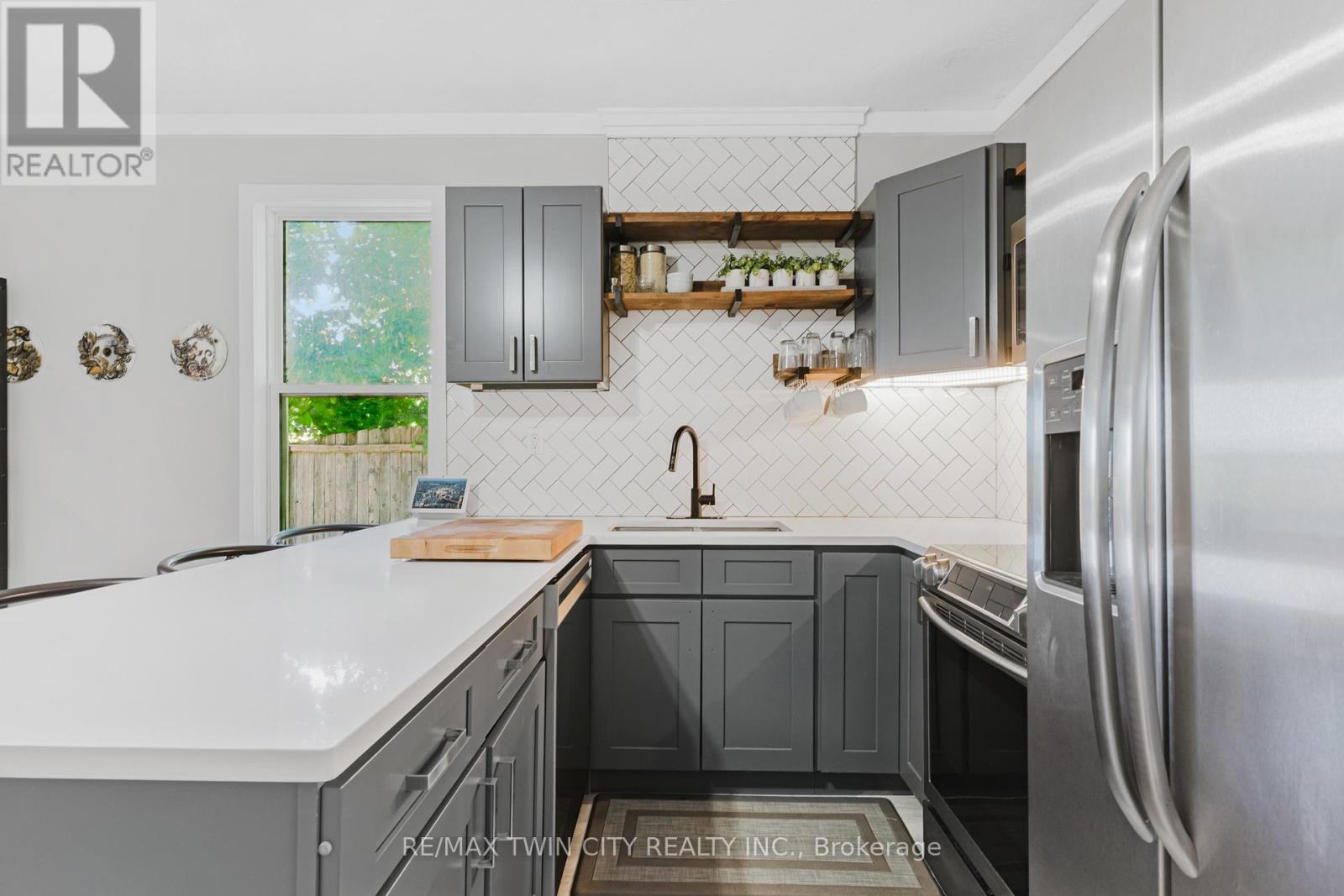 35 SHADE STREET - 6