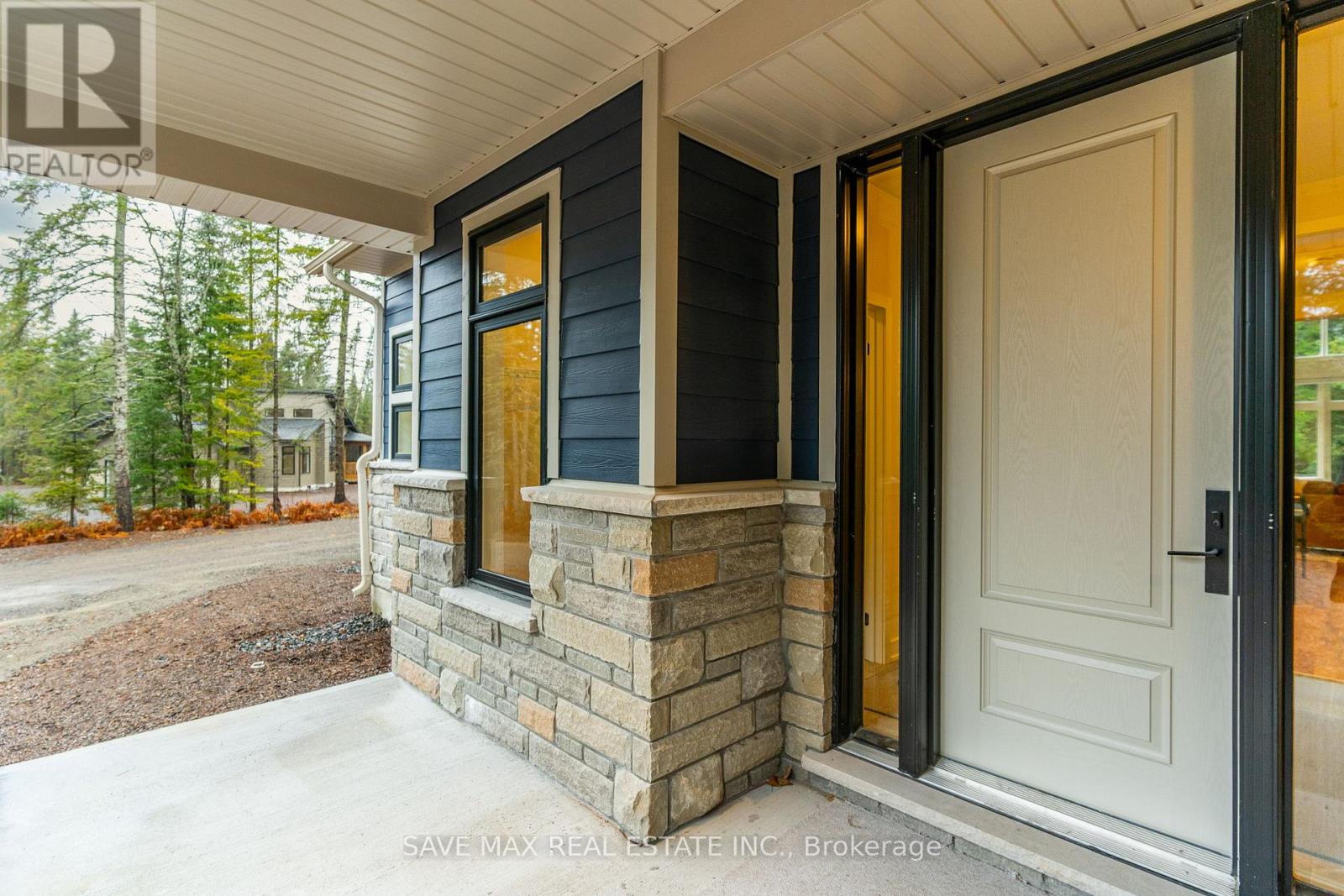 1049 GREENSVIEW DRIVE - 2