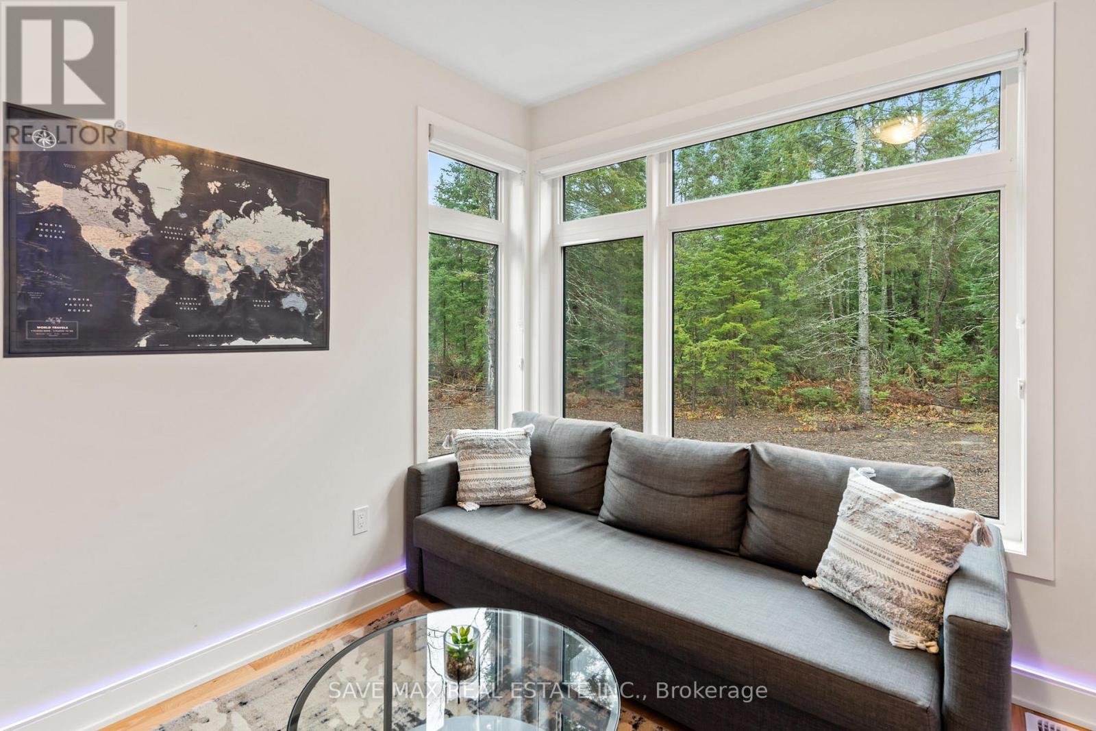 1049 GREENSVIEW DRIVE - 22