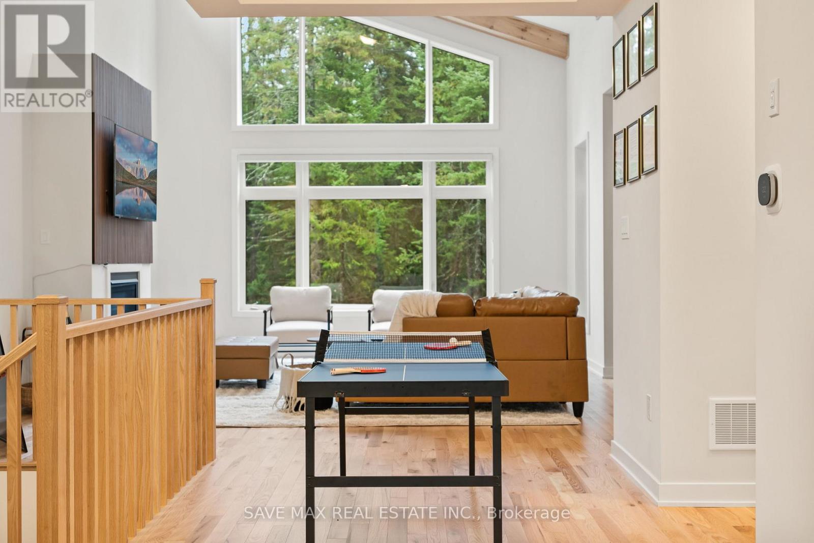 1049 GREENSVIEW DRIVE - 8