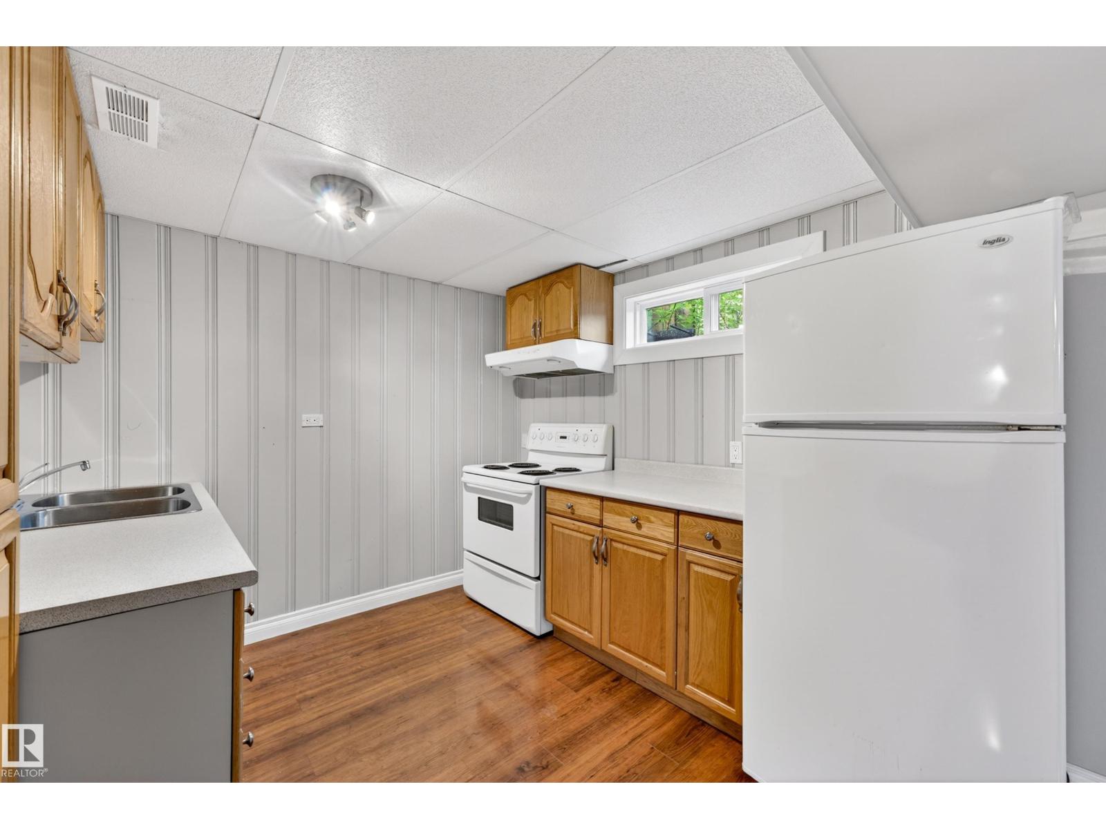 13619 109 AV NW - 35