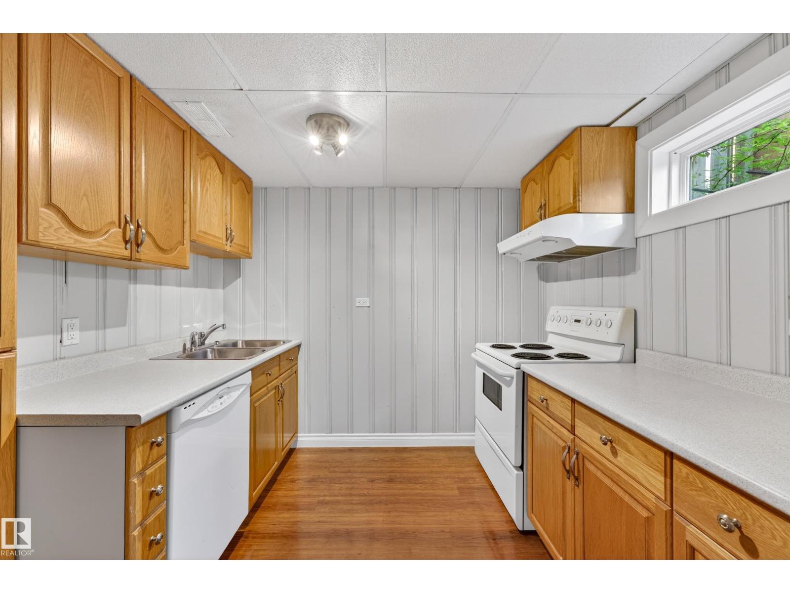 13619 109 AV NW - 37