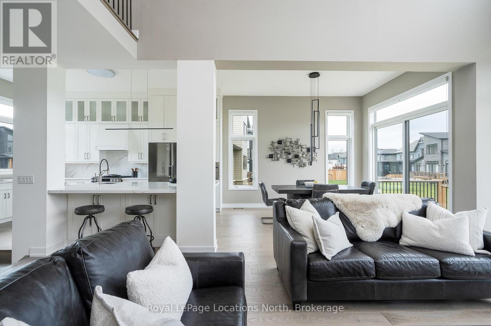 116 STONELEIGH DRIVE - 13