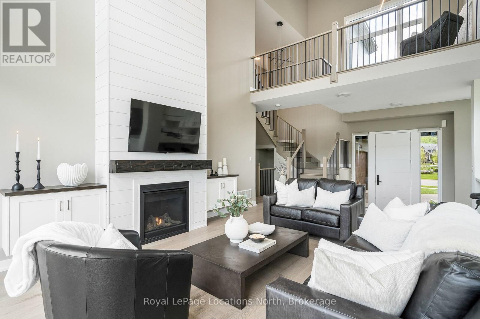 116 STONELEIGH DRIVE - 17