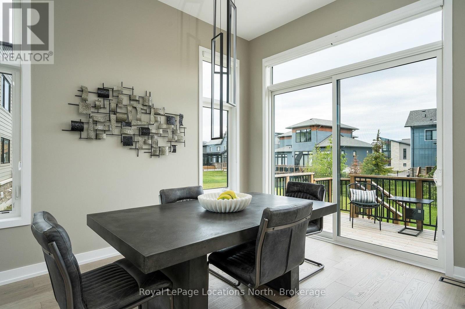 116 STONELEIGH DRIVE - 21