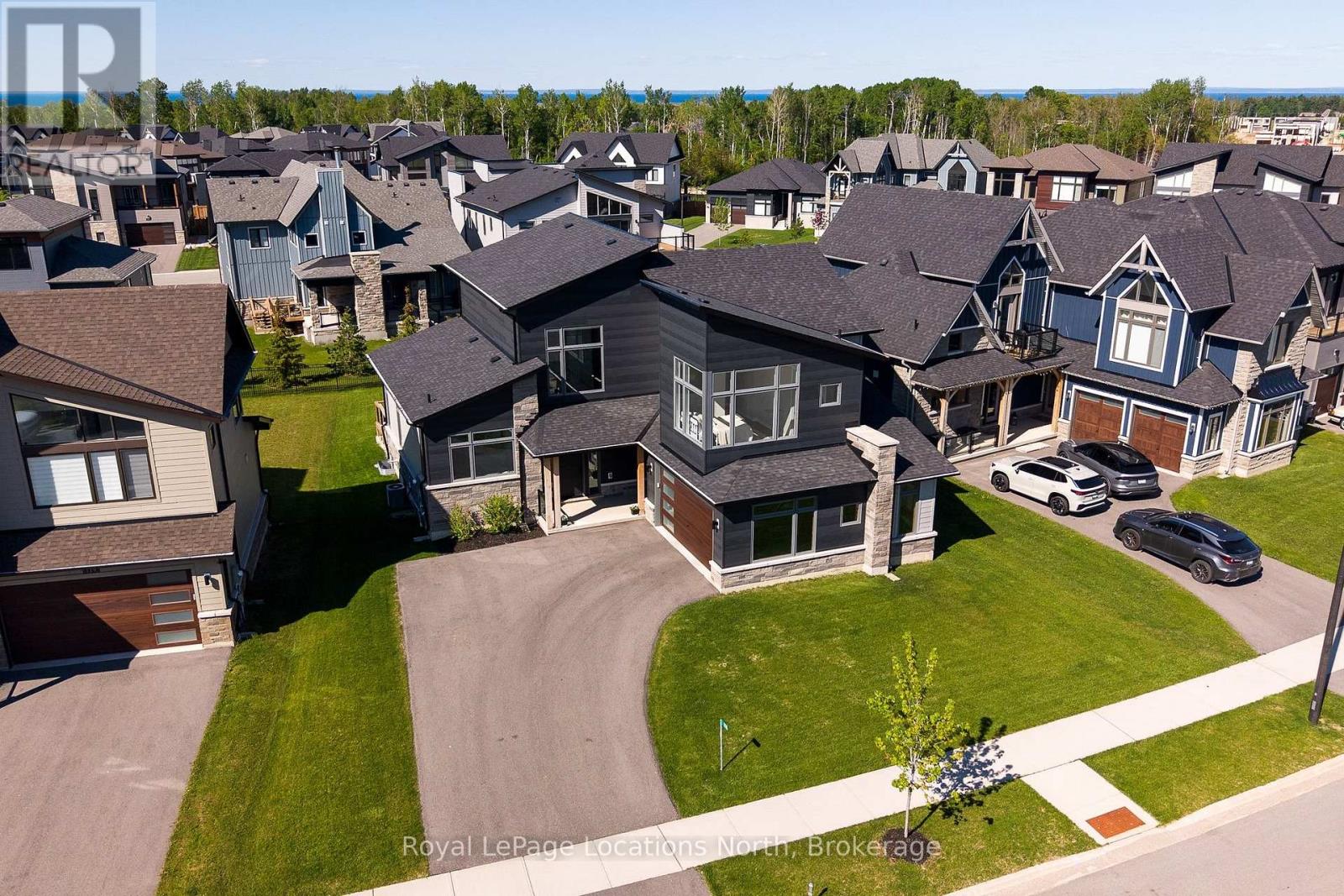 116 STONELEIGH DRIVE - 40