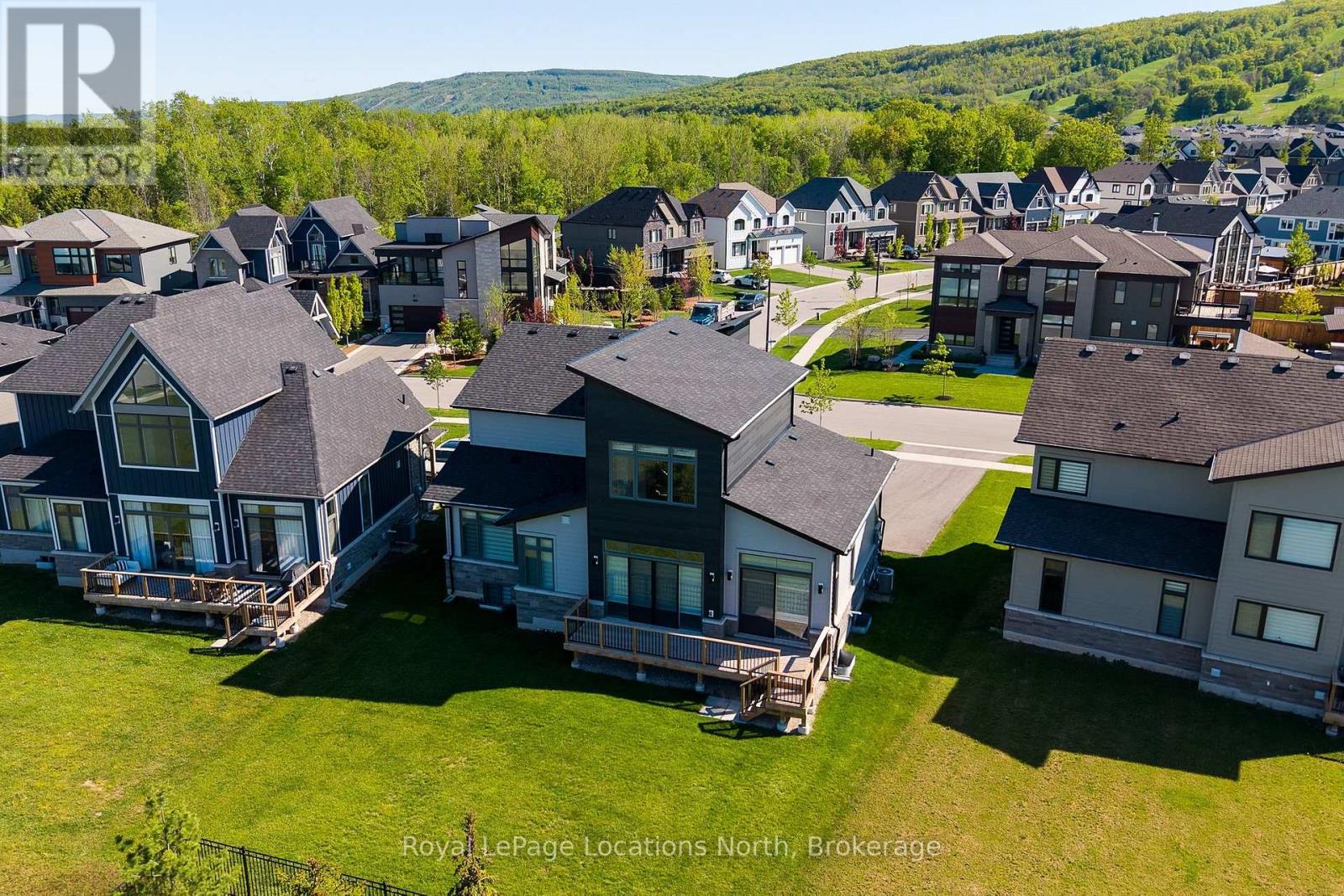 116 STONELEIGH DRIVE - 41