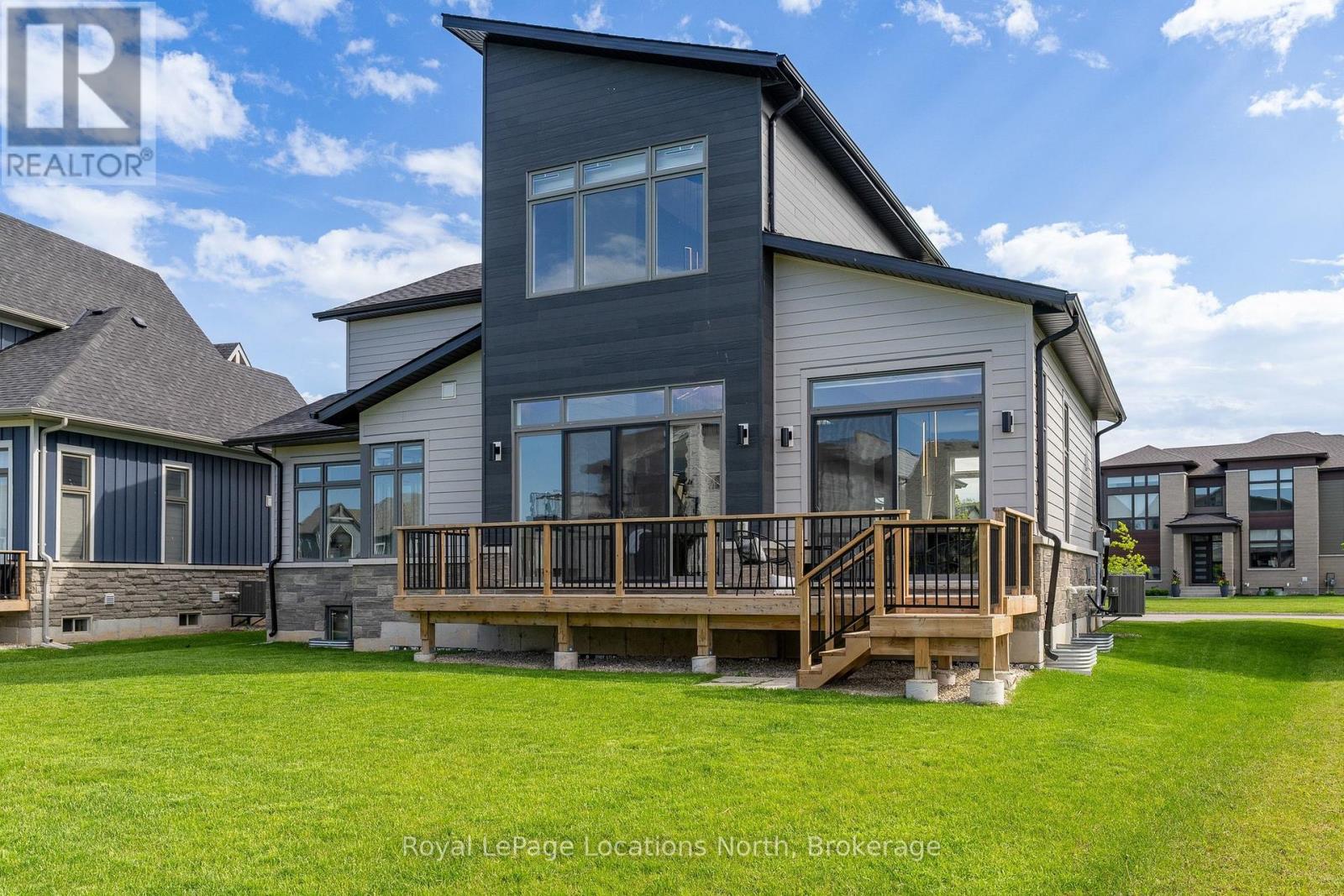 116 STONELEIGH DRIVE - 42