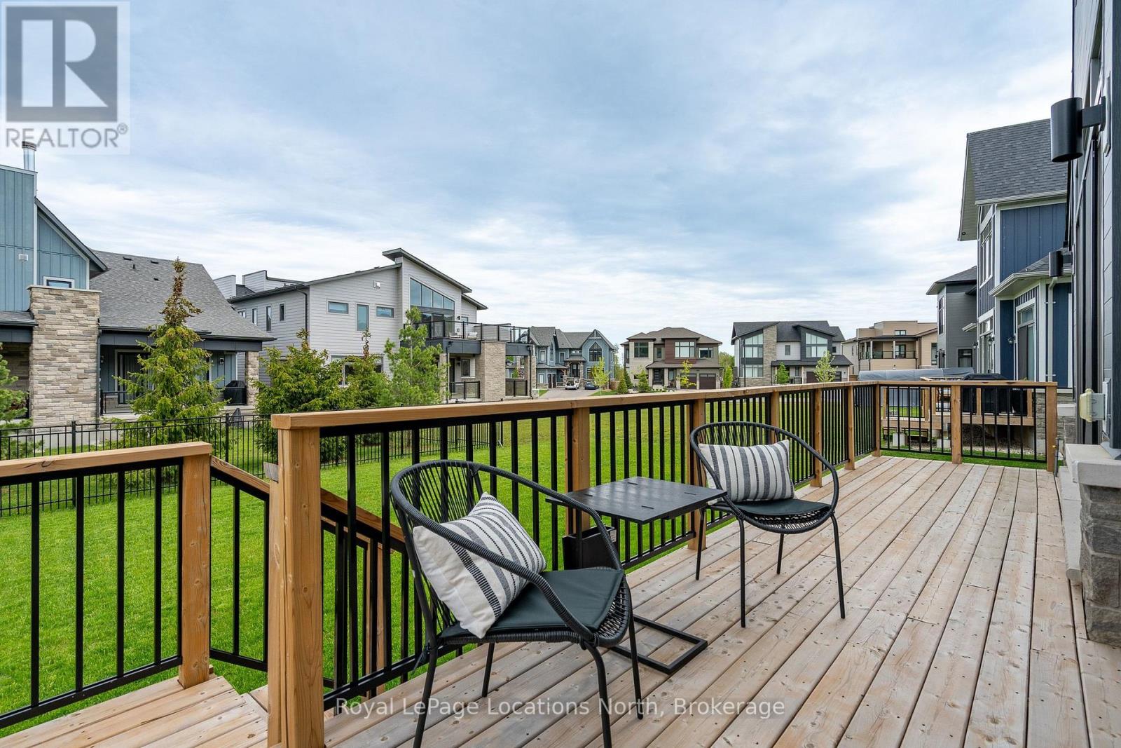 116 STONELEIGH DRIVE - 43