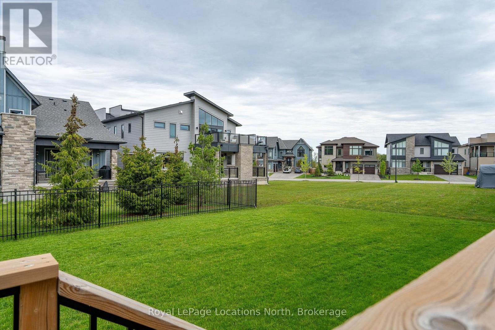 116 STONELEIGH DRIVE - 44
