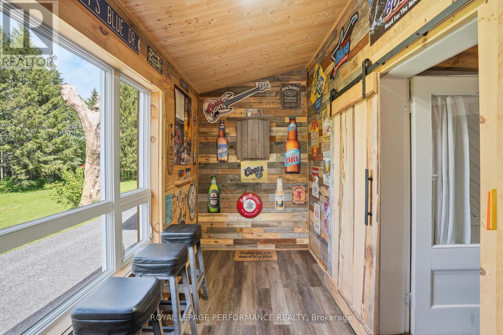 961 BOUNDARY ROAD - 4