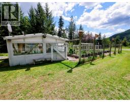 1525 Highway 3 / 95 Highway, Yahk, BC V0B2P0 Photo 19