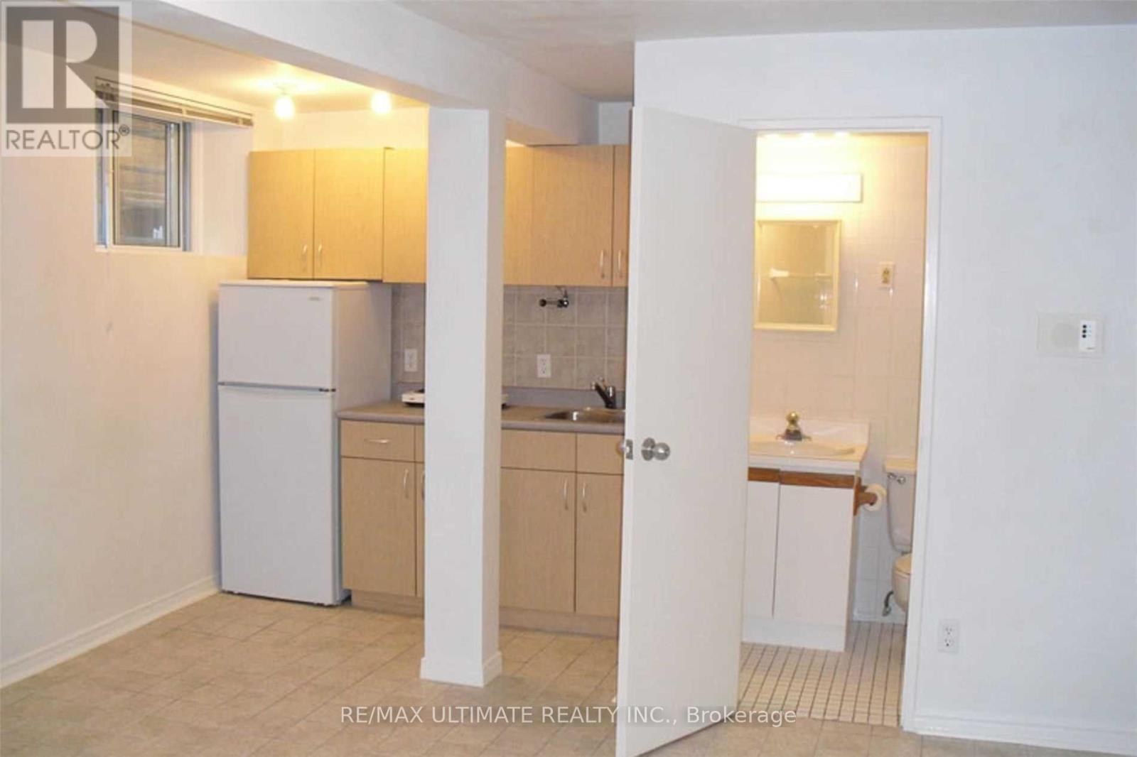93 SPADINA ROAD - 15