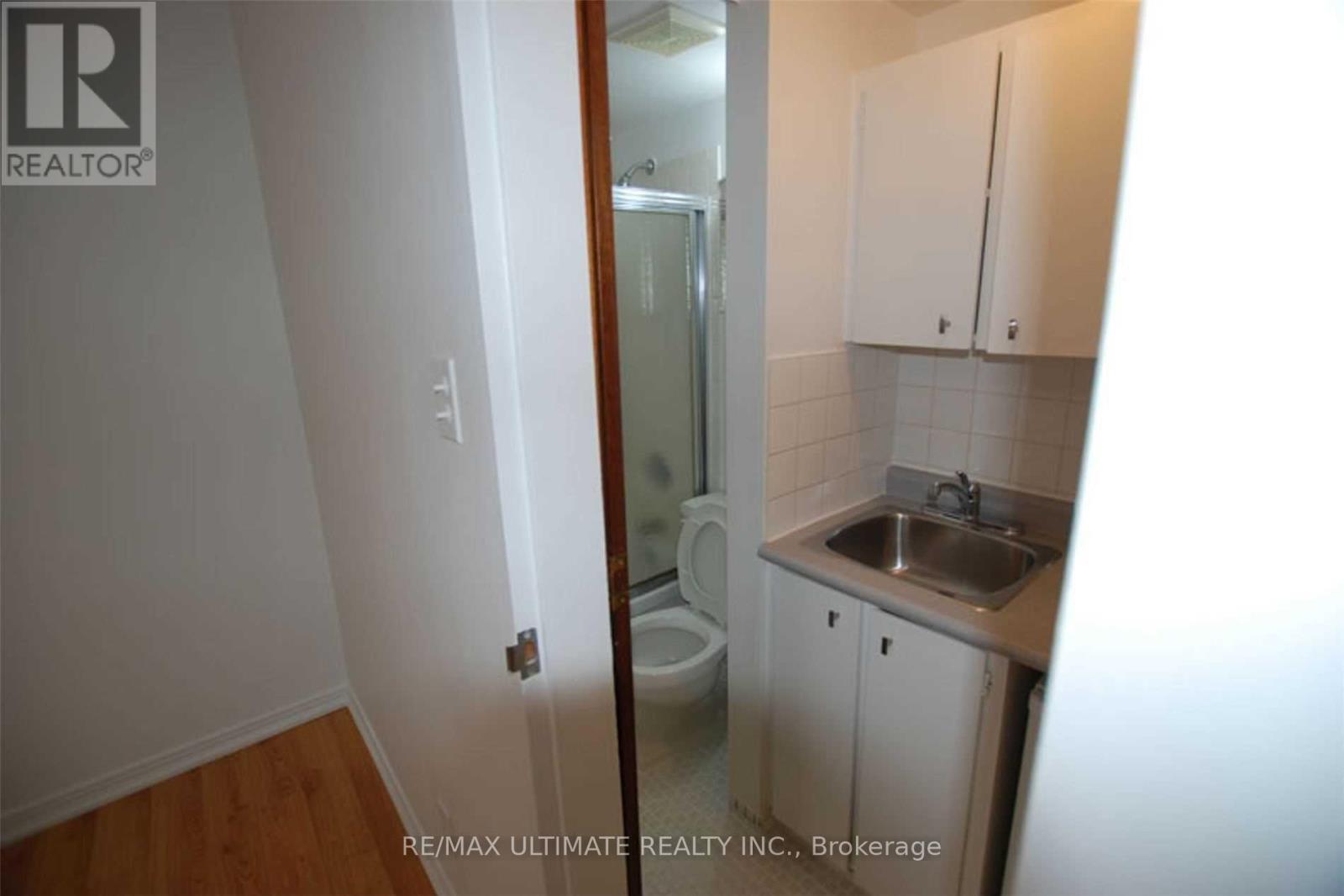 93 SPADINA ROAD - 18