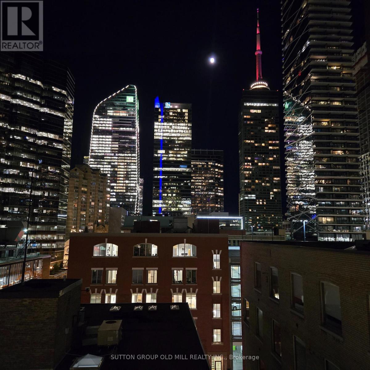 #713 126 SIMCOE STREET - 14
