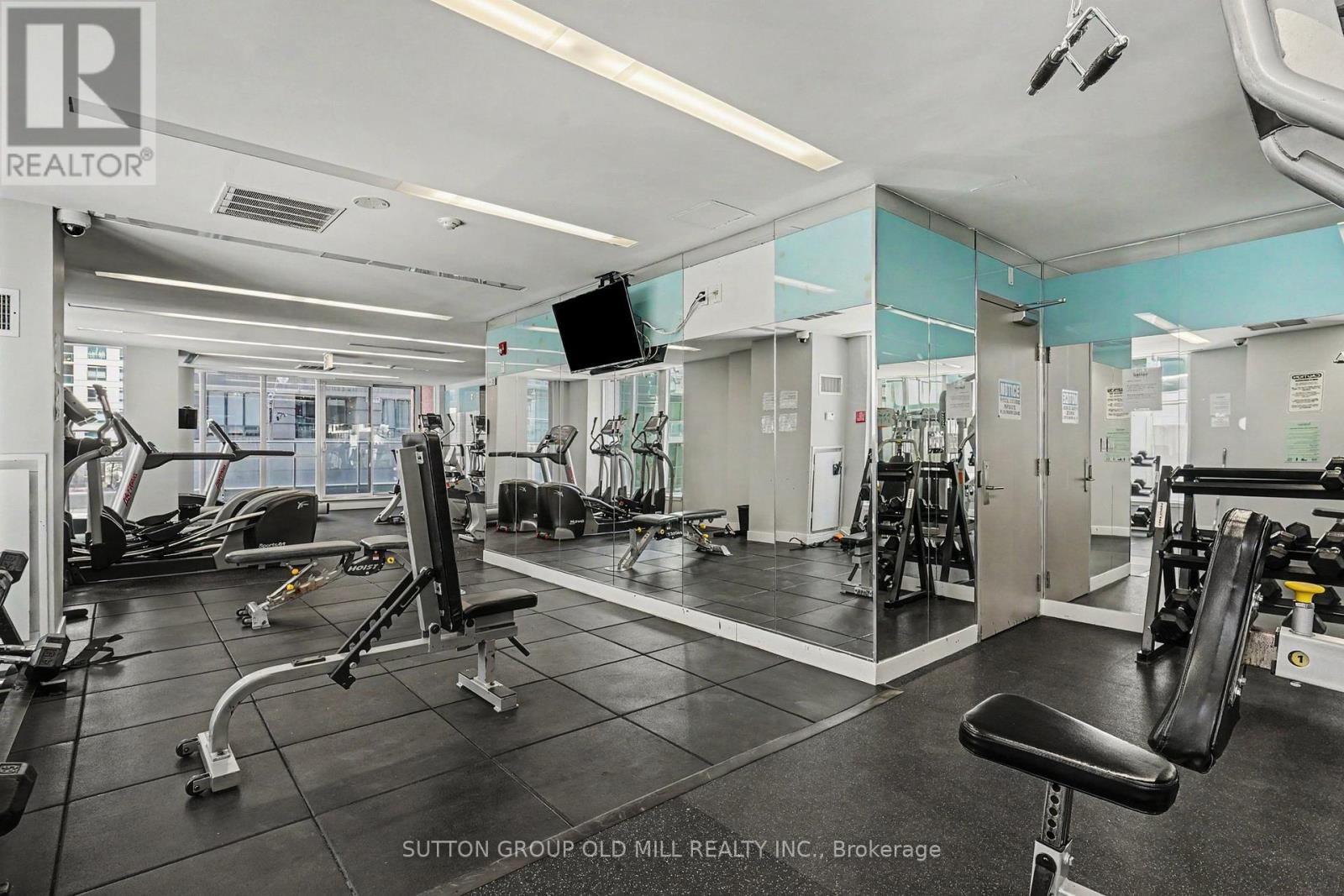#713 126 SIMCOE STREET - 20