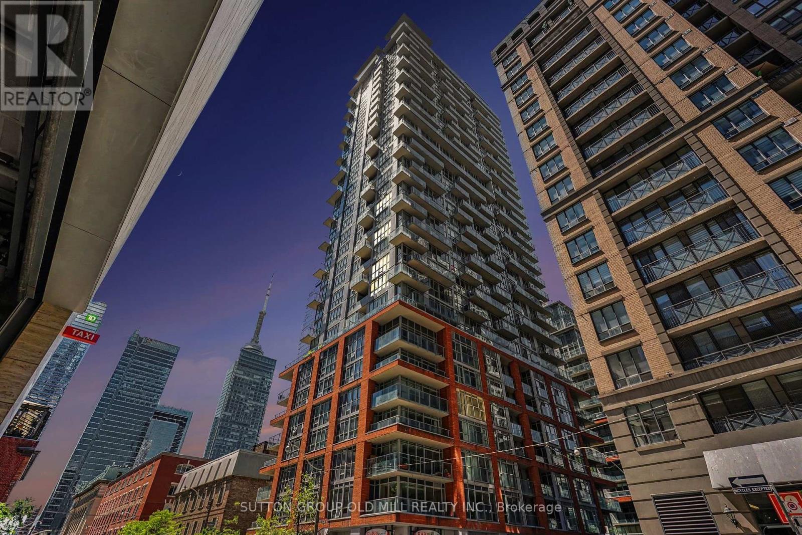 #713 126 SIMCOE STREET - 27