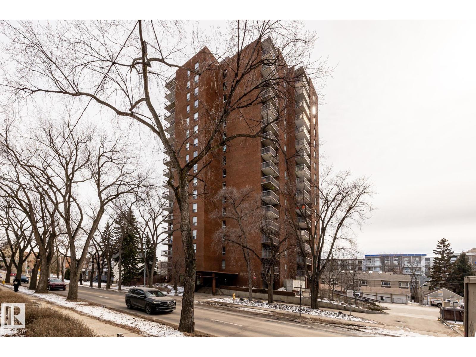 #402 11027 87 AV NW - 75