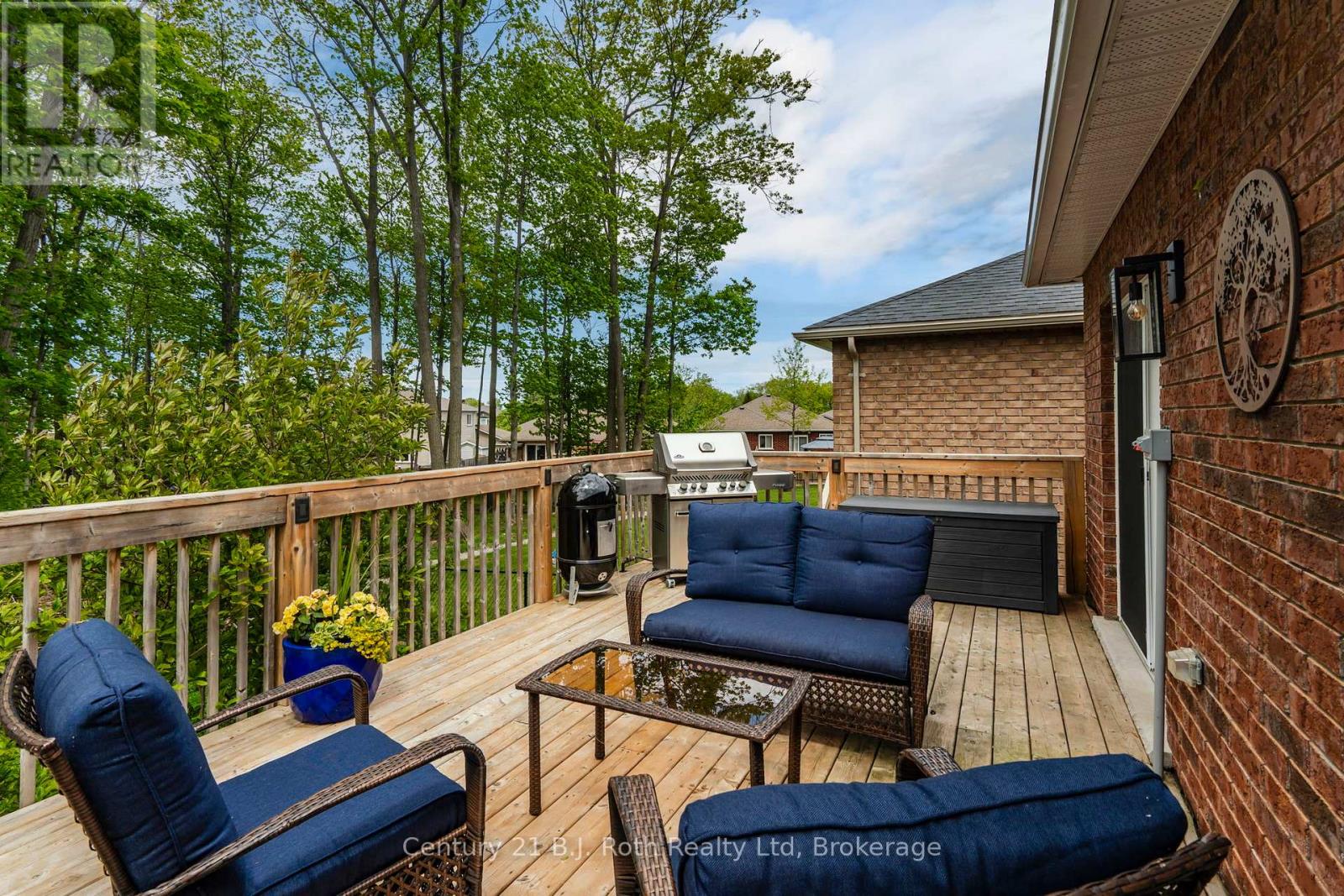 24 HUNTER AVENUE - 35