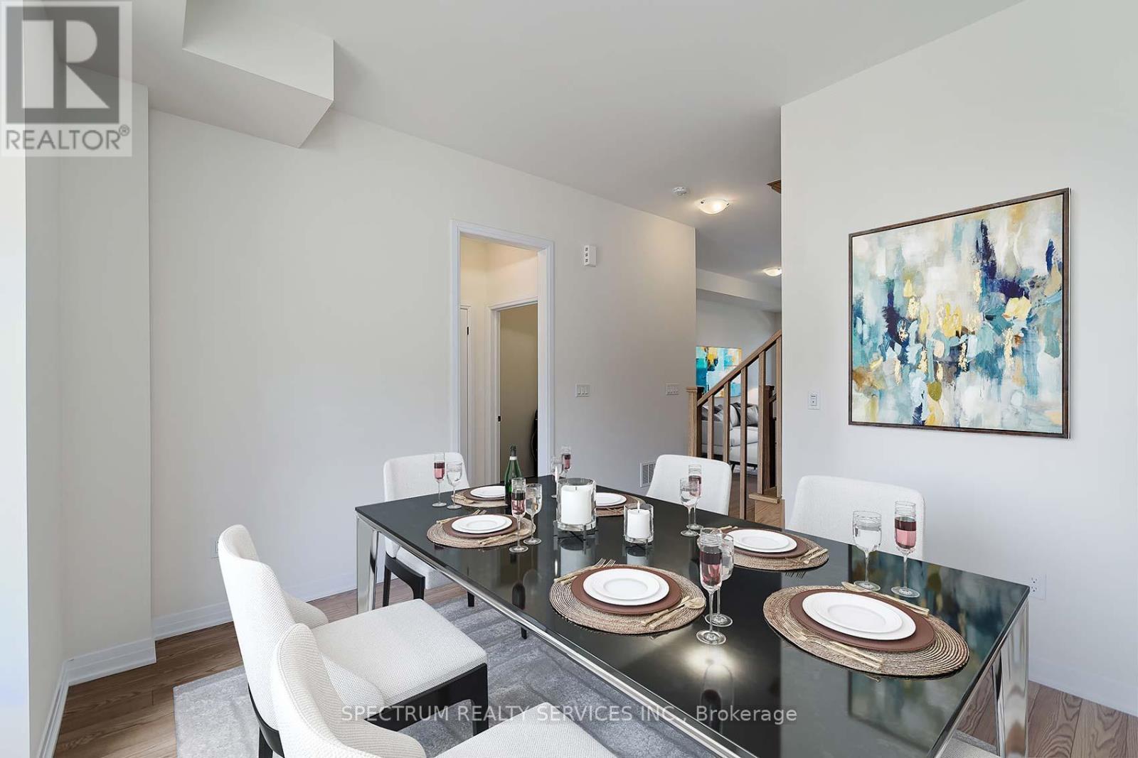 176 DE LA ROCHE DRIVE - 18