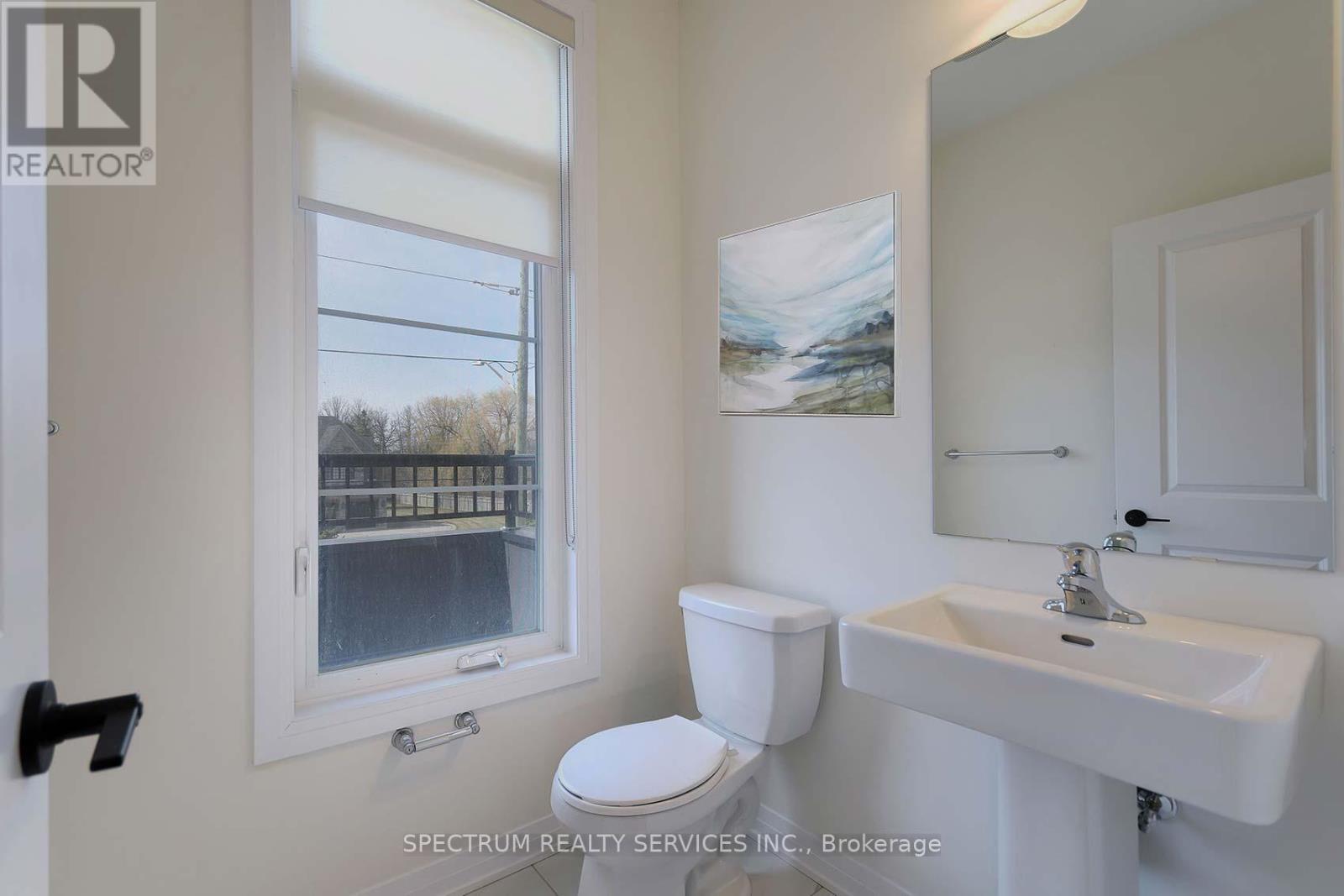 176 DE LA ROCHE DRIVE - 19